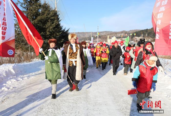 千名徒步爱好者齐聚牡丹江林海雪原，共启冰超