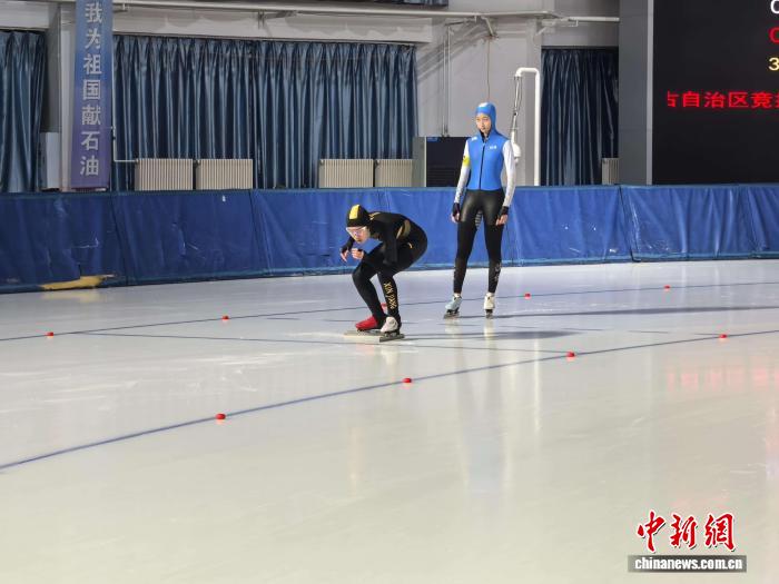 全国滑冰U系列联赛第二站大庆开赛 56支队伍角逐