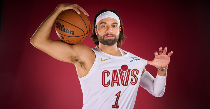 斯特鲁斯赛季首秀对阵独行侠 伤愈归来迎关键战