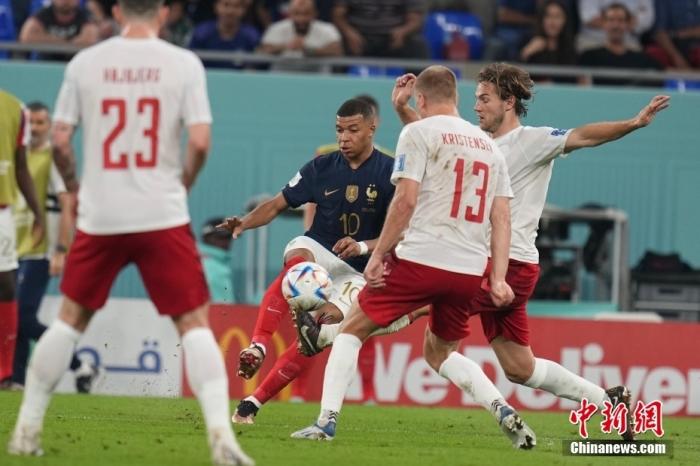 法国队破“卫冕魔咒”提前出线 世界杯新规重塑