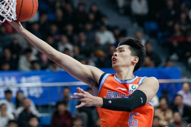 深圳客场险胜福建双杀对手豪取六连胜