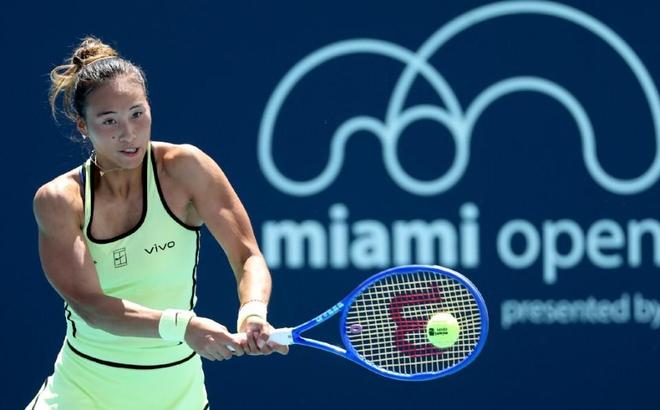 郑钦文硬地首秀力克前美网冠军斯蒂芬斯晋级3