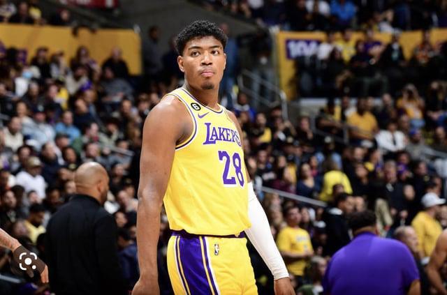 八村塁高效输出难救湖人 常规赛战绩持续低迷