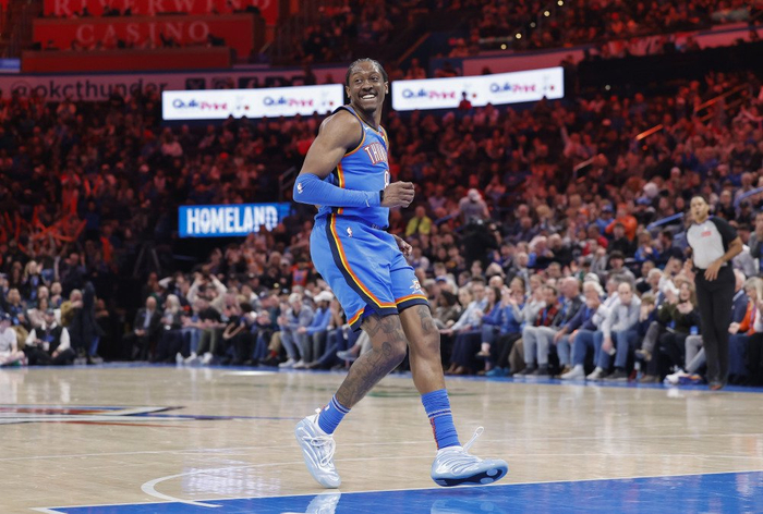 雷霆球星杰伦·威廉姆斯复出迎战76人 季后赛前景